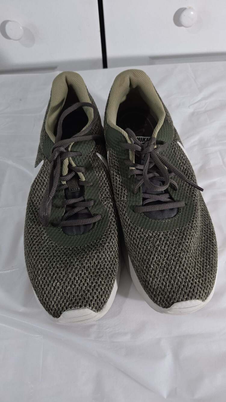 Nike Tanjun Mens Running Shoes Cargo Khaki Olive 844887-303